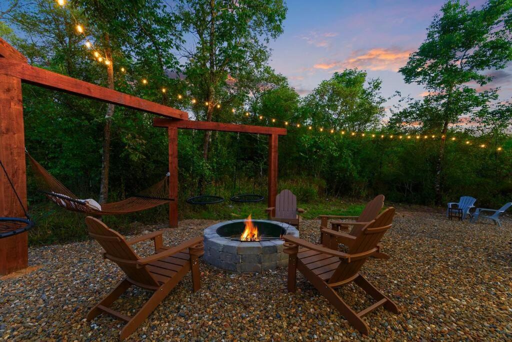 Under The Stars - Secluded, Hot Tub, Firepit, Games Villa Broken Bow Ngoại thất bức ảnh