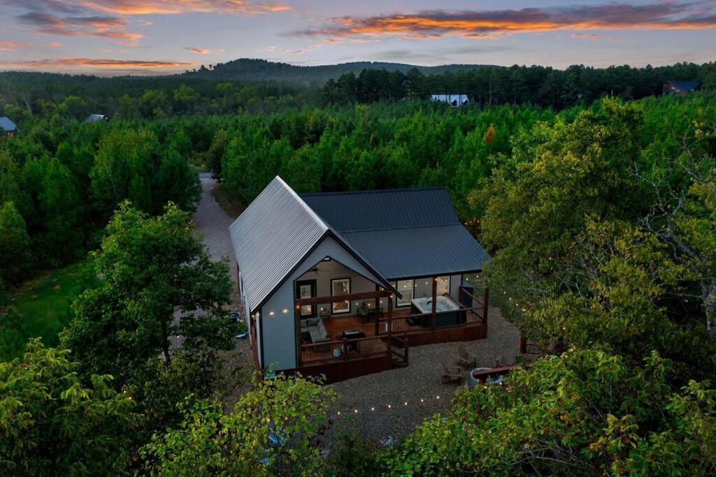 Under The Stars - Secluded, Hot Tub, Firepit, Games Villa Broken Bow Ngoại thất bức ảnh
